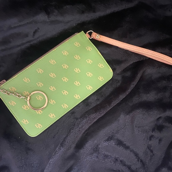 DOONEY & BOURKE “Ants at a Picnic” bag with wristlet and dust bag included. - Picture 8 of 11